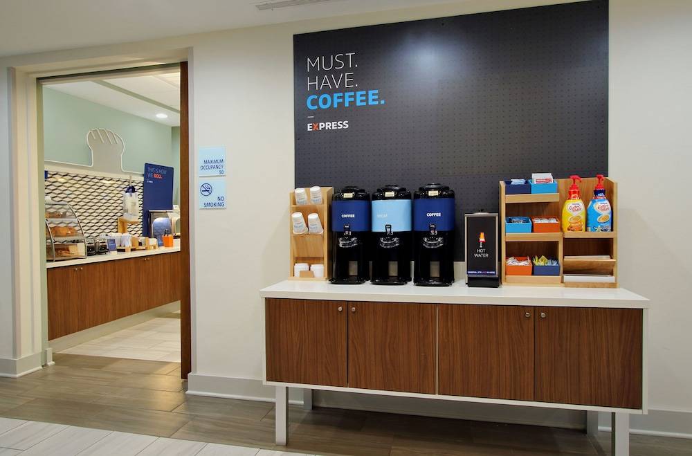 Holiday Inn Express FT. LAUDERDALE CRUISE-AIRPORT by IHG 2