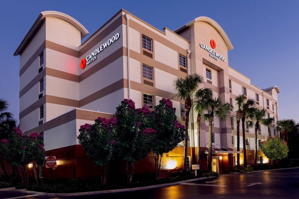 Candlewood Suites FT. LAUDERDALE AIRPORT/CRUISE by IHG 1