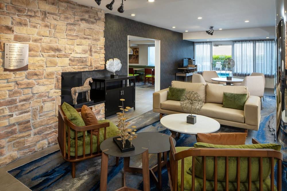Fairfield Inn & Suites by Marriott Fort Myers Cape Coral 1