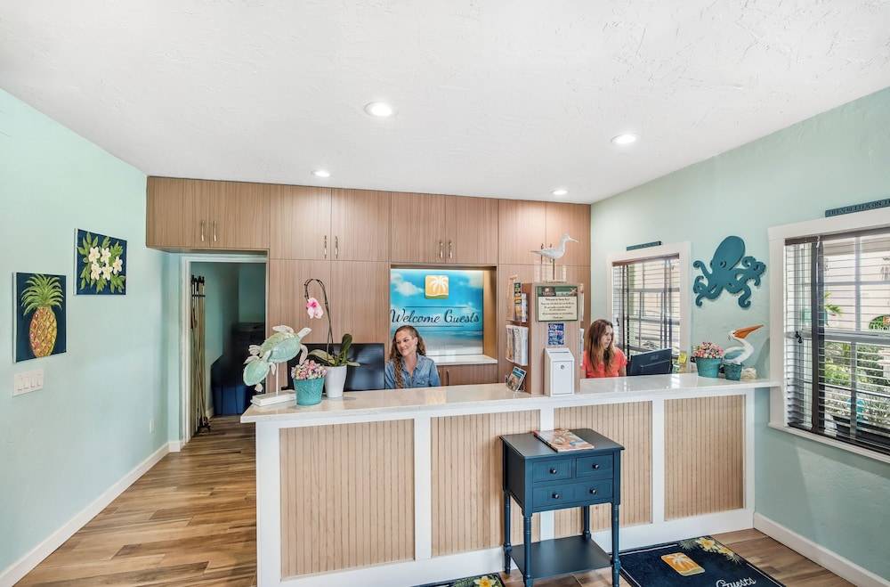 Tropical Beach Resorts - Sarasota 2