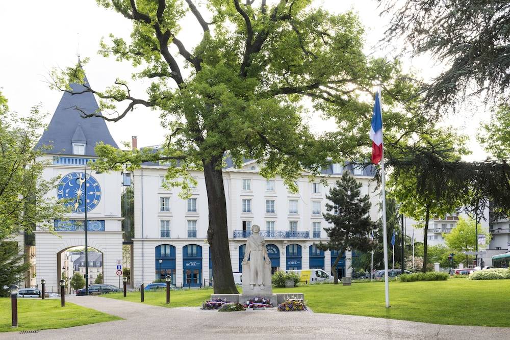 Le Plessis Grand Hotel 1