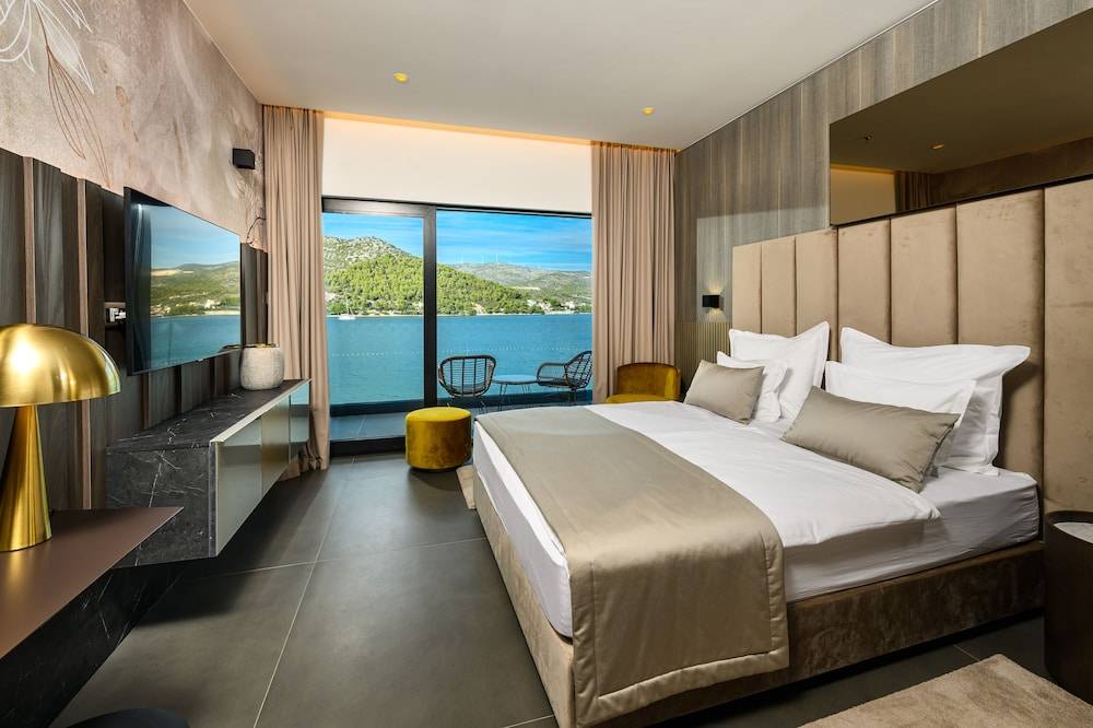 Marinus Beach Hotel 1
