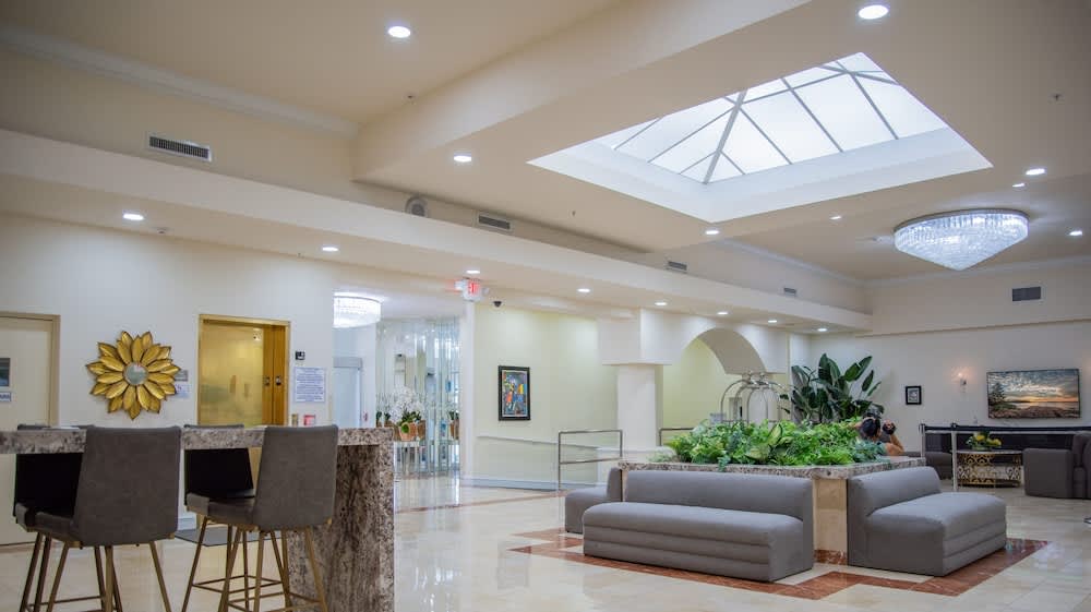 Crystal Beach Suites Miami Oceanfront Hotel 2