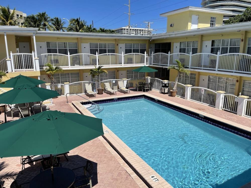 Beach Place Hotel 1