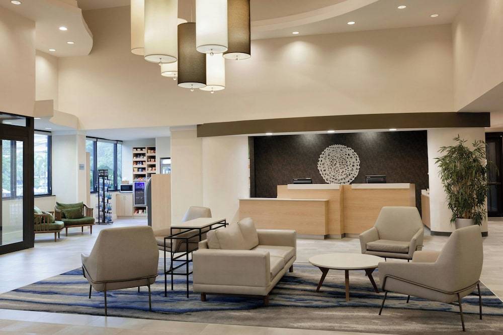 Fairfield Inn & Suites by Marriott Miami Airport South 1