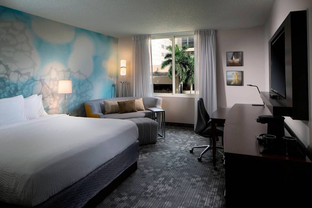 Courtyard Miami Dadeland 2