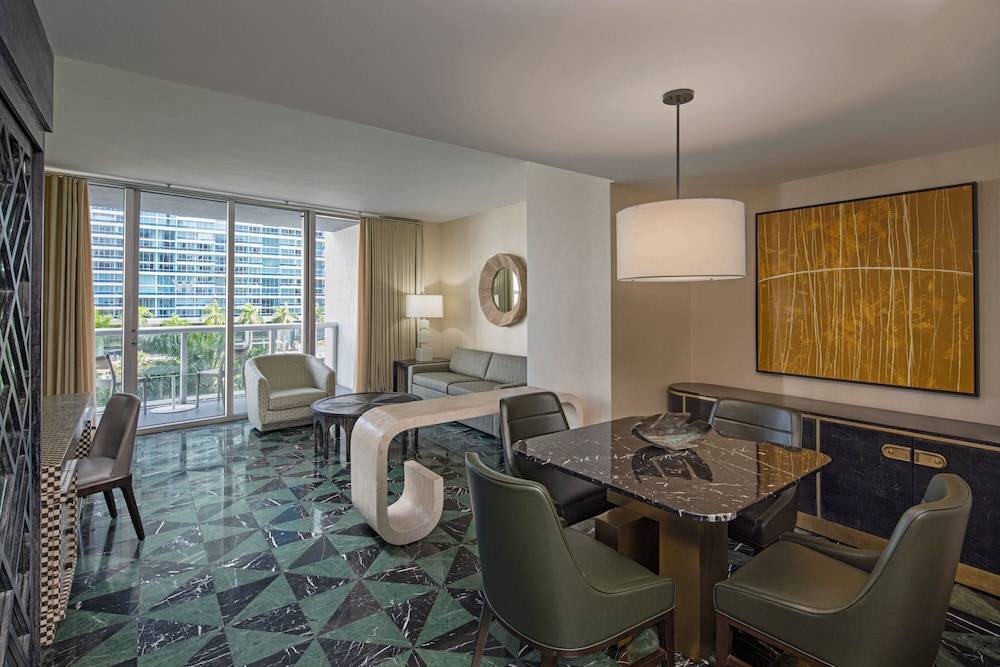 W Miami 2
