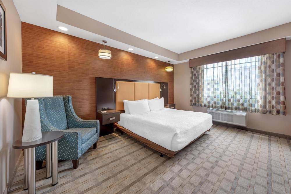 Best Western Plus Miami Executive Airport Hotel and Suites 1