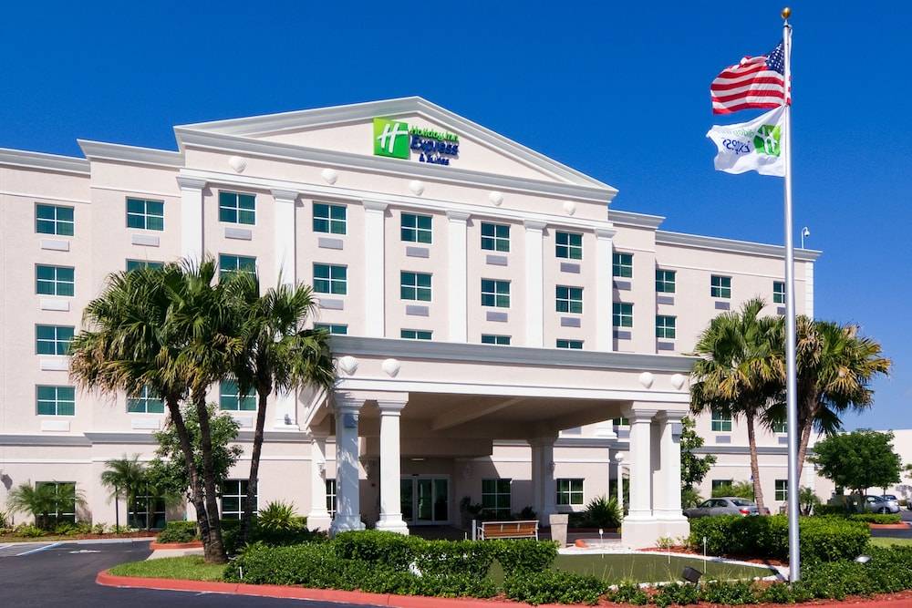 Holiday Inn Express & Suites MIAMI-KENDALL by IHG 1