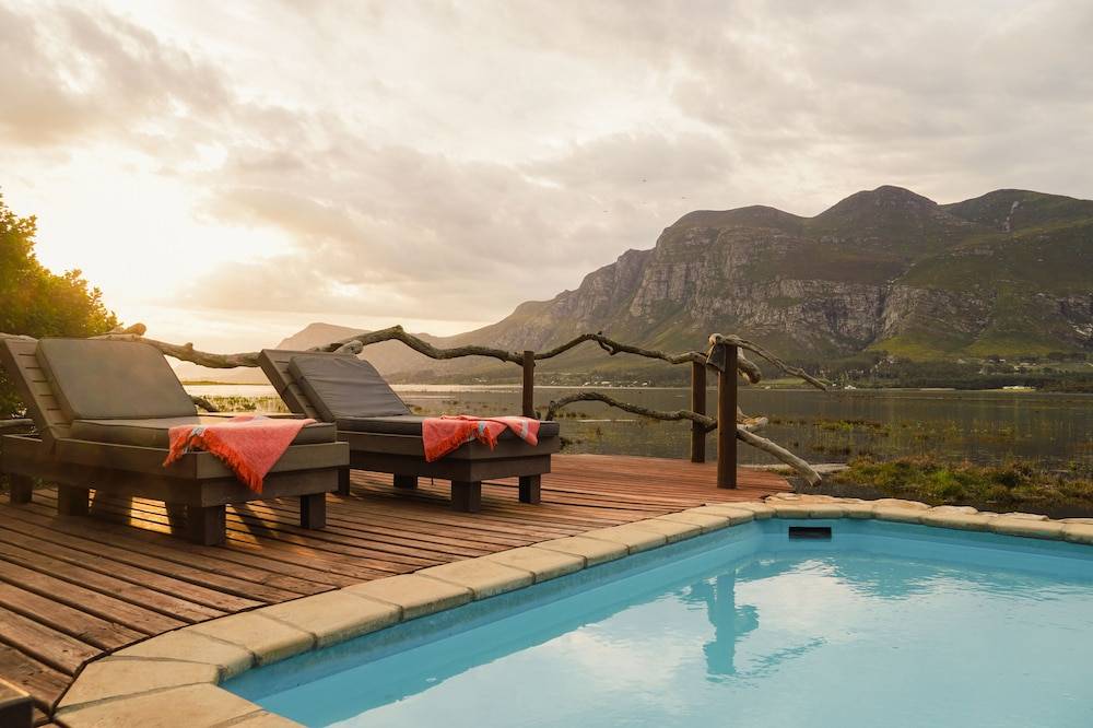 Mosaic Lagoon Lodge 1