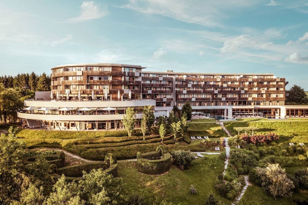 Falkensteiner Balance Resort Stegersbach l Adults Only 1