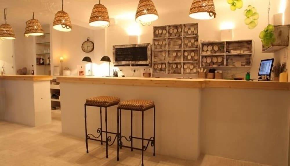 Juanita Hostal 2