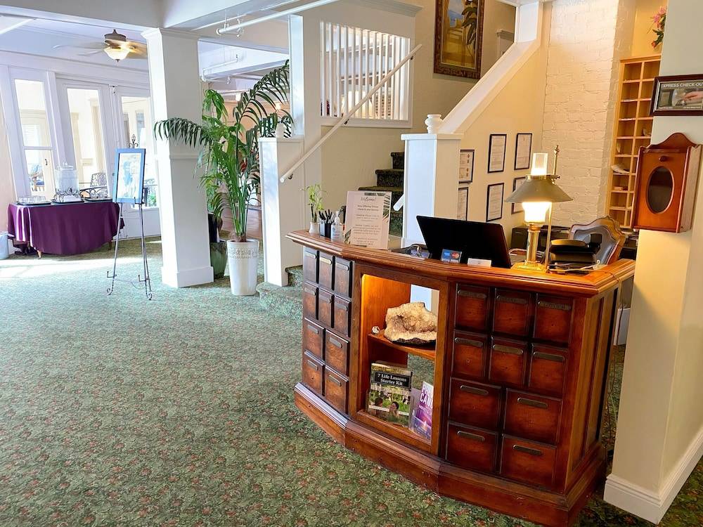 Crystal Bay Historic Hotel 2