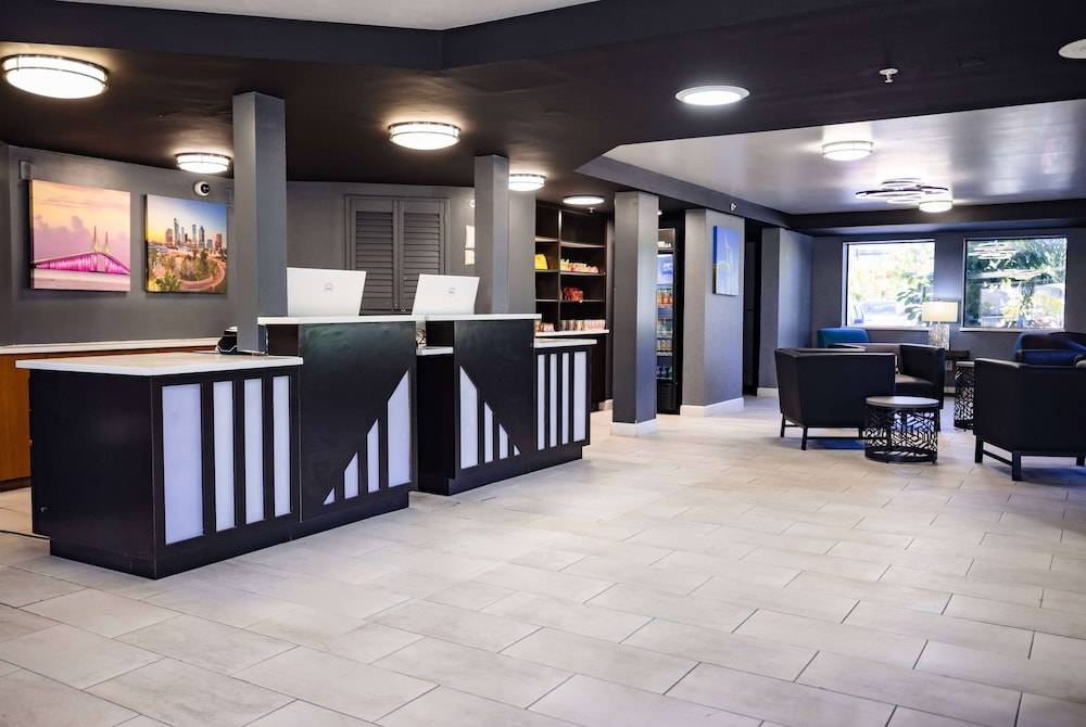 La Quinta Inn by Wyndham Tampa Near Busch Gardens 2