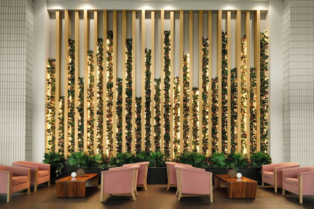 Sheraton Tampa Brandon Hotel 2