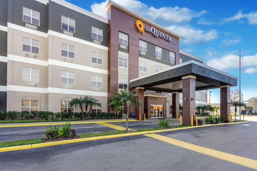 La Quinta by Wyndham Tampa Central 1