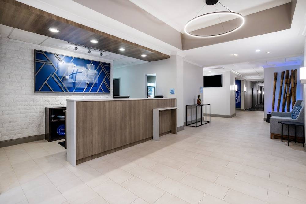 Holiday Inn Express & Suites TAMPA-I-75 @ BRUCE B. DOWNS by IHG 2