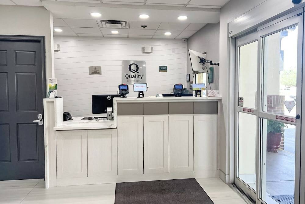 Quality Inn Tampa Airport - Cruise Port 2