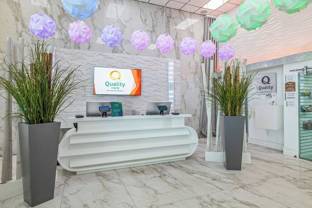 Quality Inn and Conference Center Tampa-Brandon 2