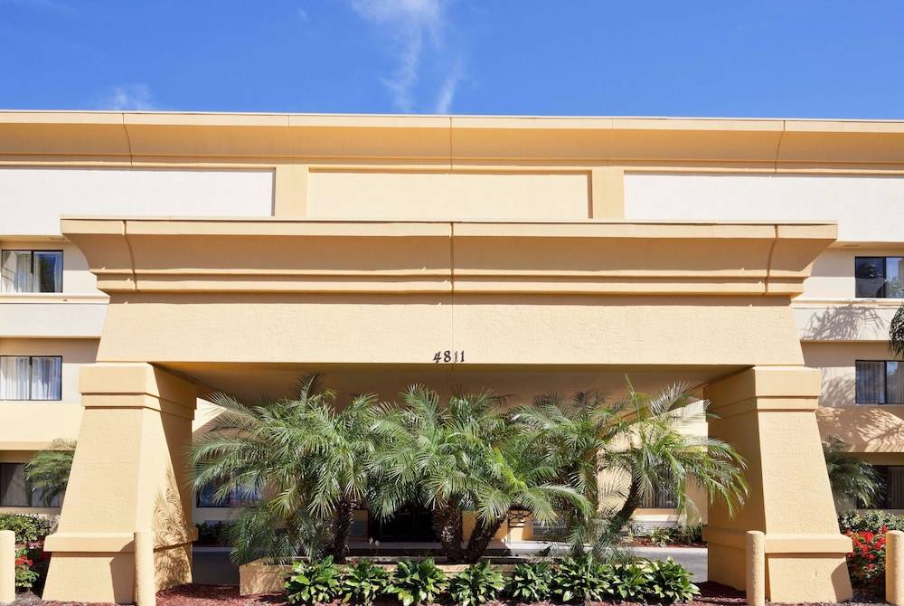 La Quinta by Wyndham Tampa Fairgrounds - Casino 1