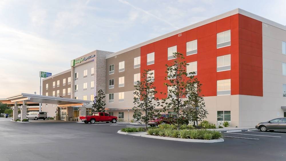 Holiday Inn Express & Suites TAMPA EAST - YBOR CITY by IHG 1