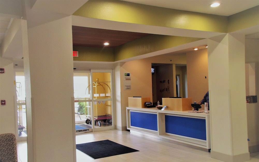Holiday Inn Express & Suites TAMPA-FAIRGROUNDS-CASINO by IHG 2