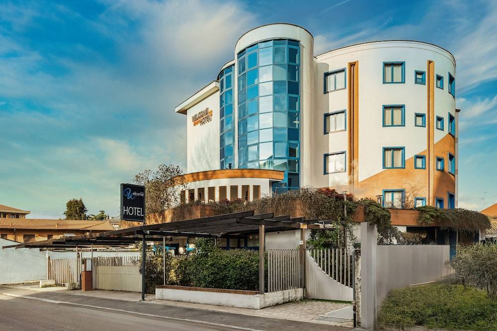 Welcome Hotel 1