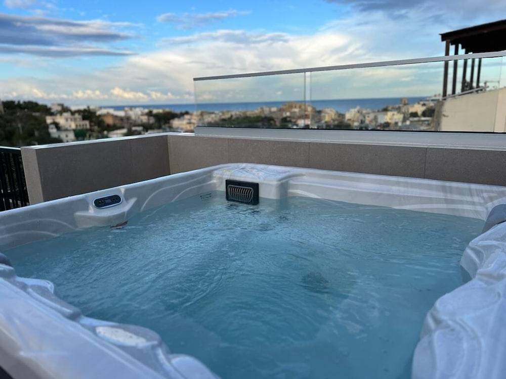 Mayfair by Premier Suites MT 1