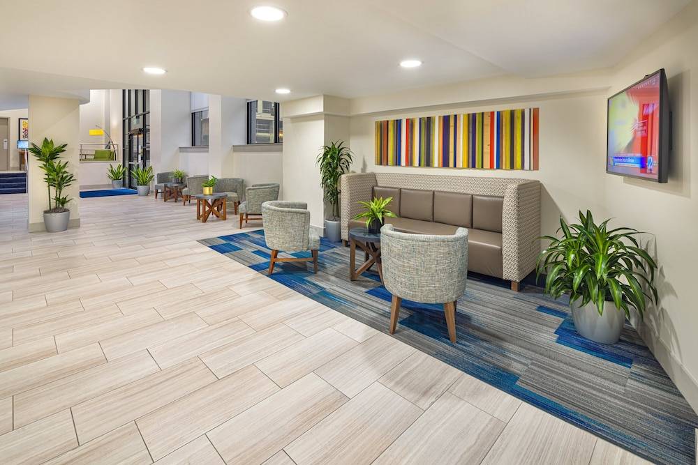 Holiday Inn Express & Suites ATLANTA DOWNTOWN by IHG 2