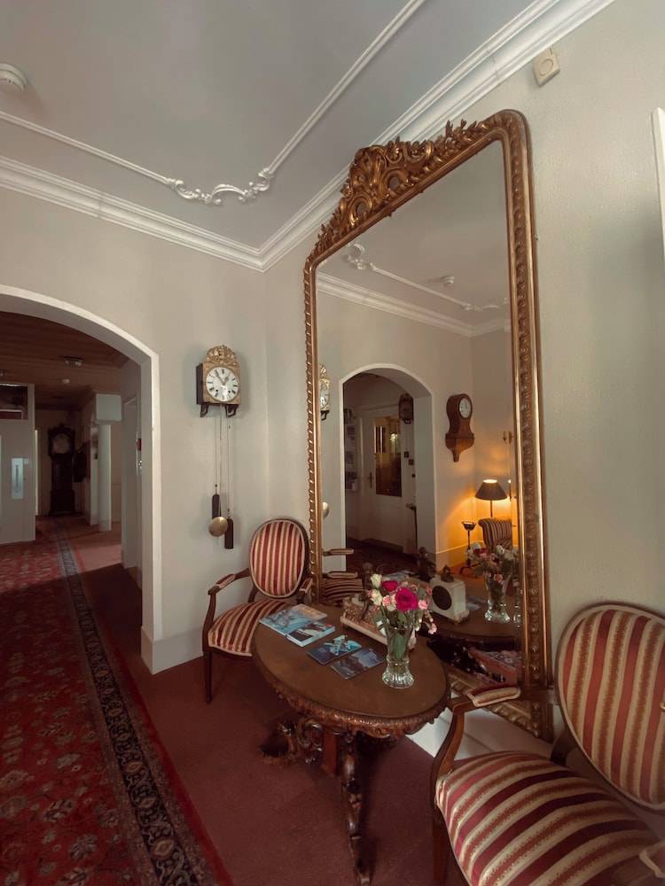 Hotel De La Paix 2