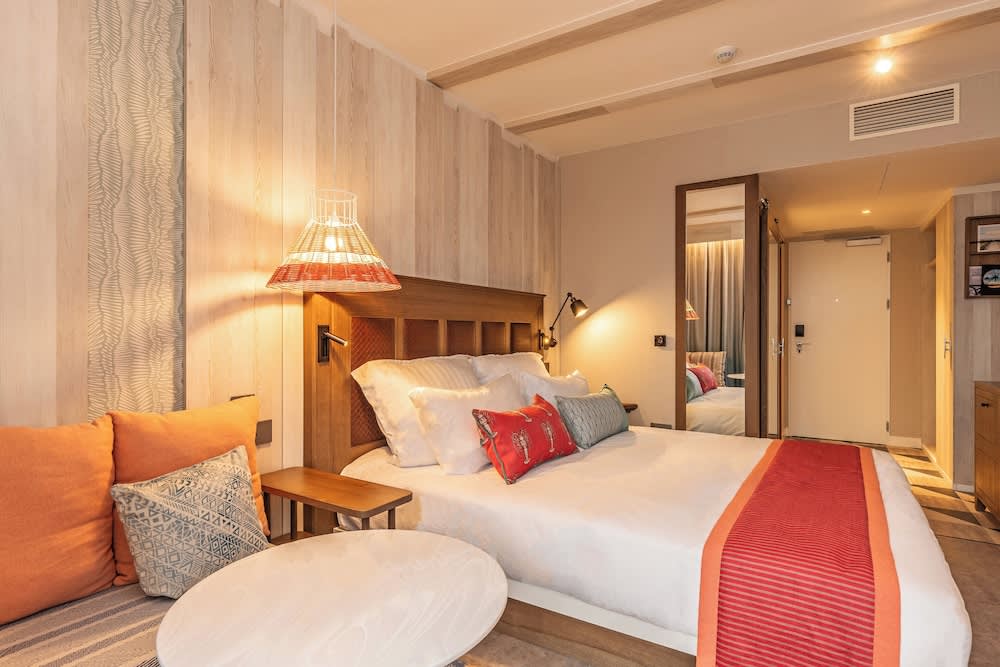 Hotel Indigo Turks & Caicos Grace Bay by IHG 2
