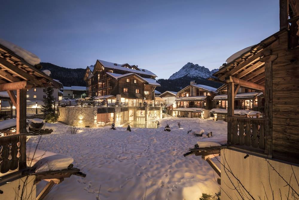 Post Alpina - Family Chalets Dolomites 1