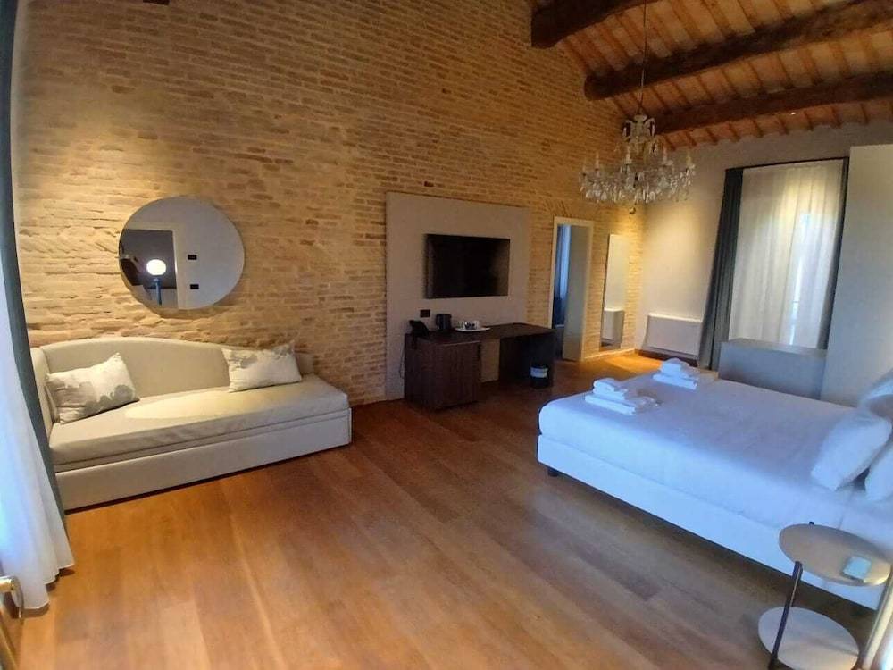 Villa Roncuzzi 1