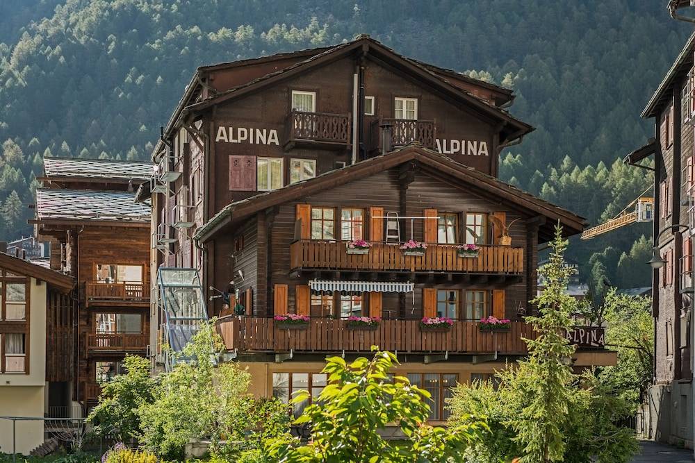 Hotel Alpina 1