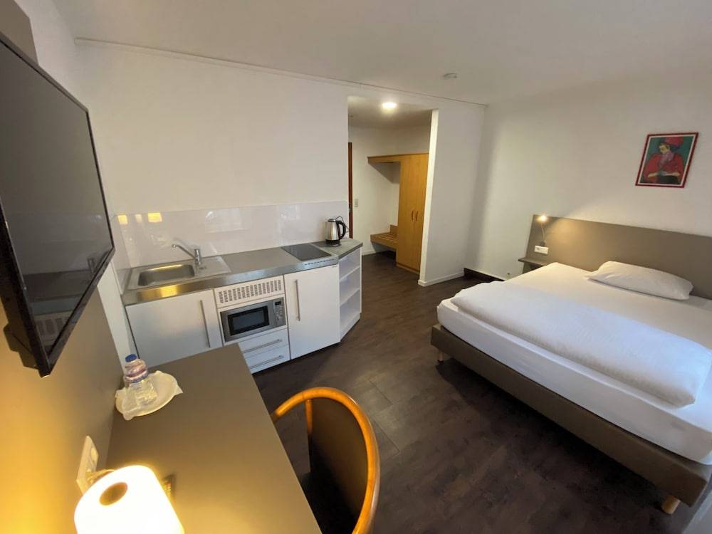 Hotel am Schillerplatz 1