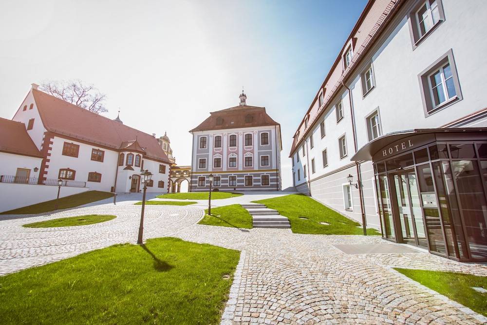 Hotel Schloss Leitheim 1