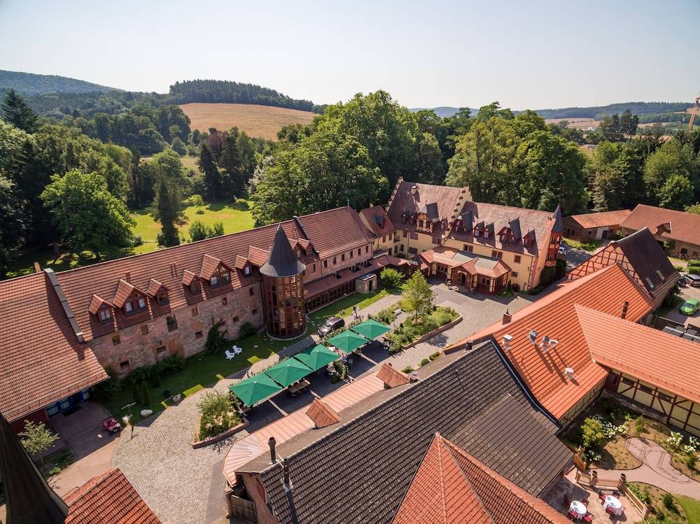 Schlosshotel Weyberhöfe 1