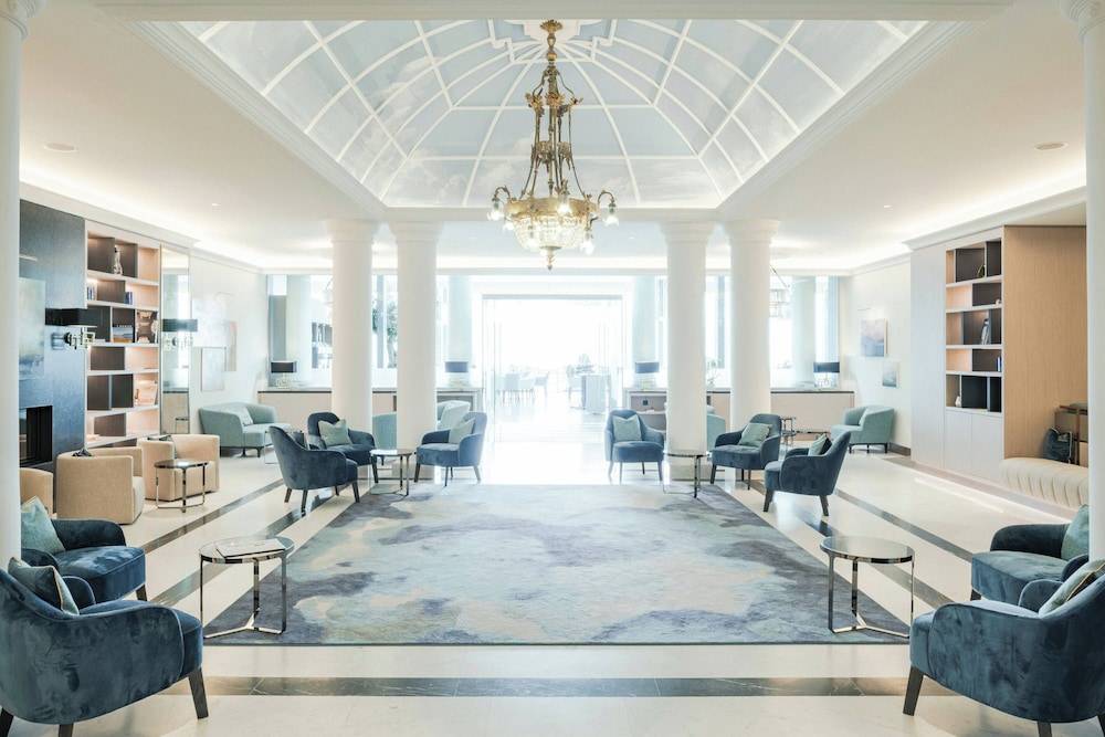 Grand Hotel Suisse Majestic, Autograph Collection 1