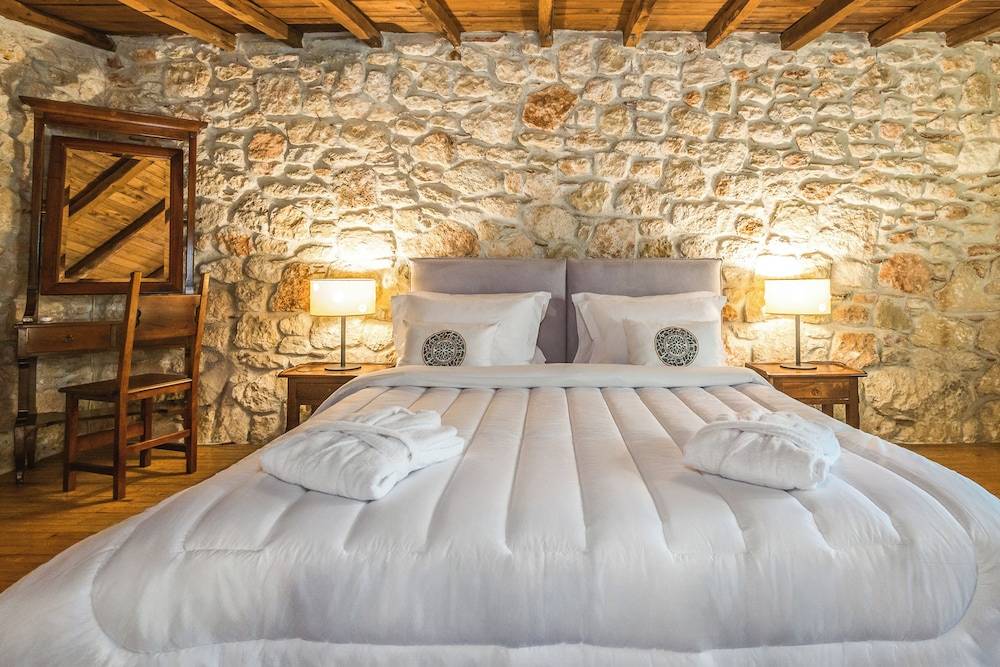 Petrino Eco Village 2