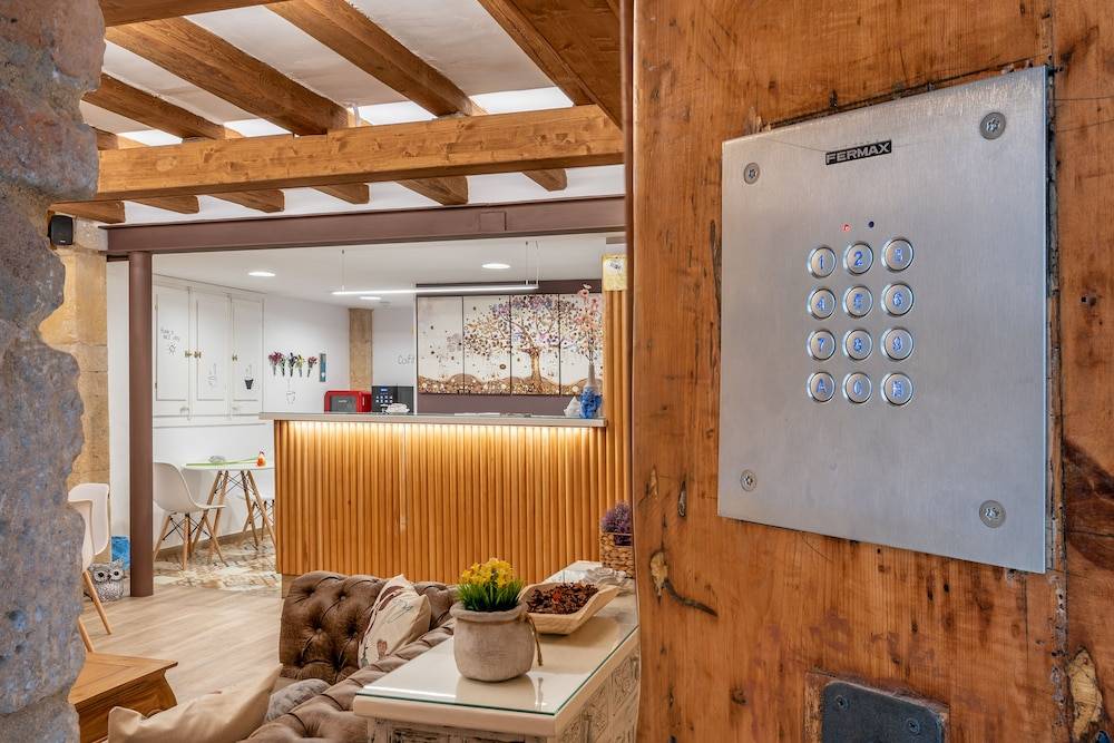 Hostal 977 1
