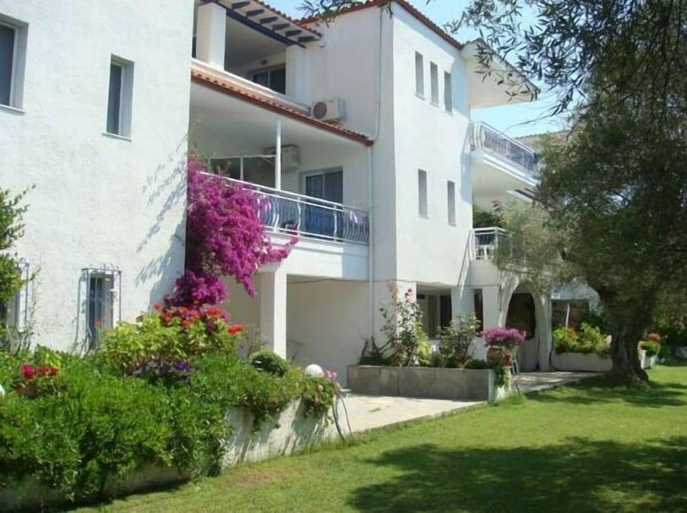 Xenios Faros Apartments 2