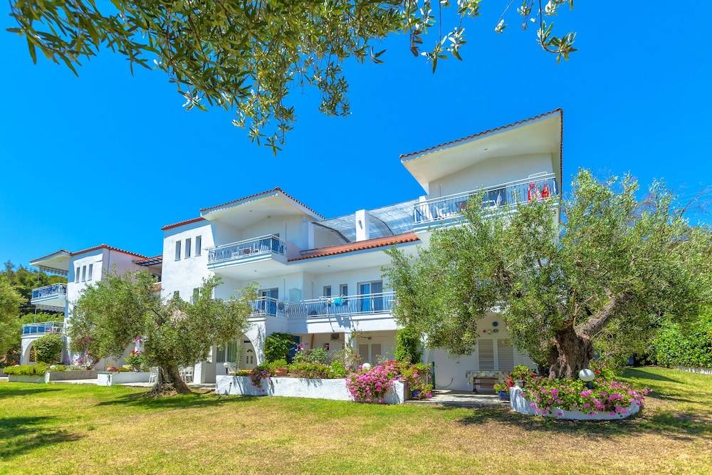 Xenios Faros Apartments 1
