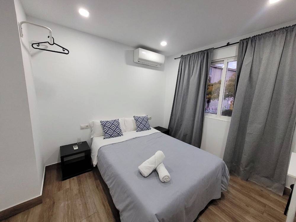 AYZ Elcano - Auto check-in property 2