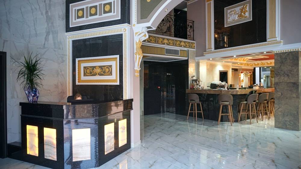 Agnes Deluxe Hotel 2