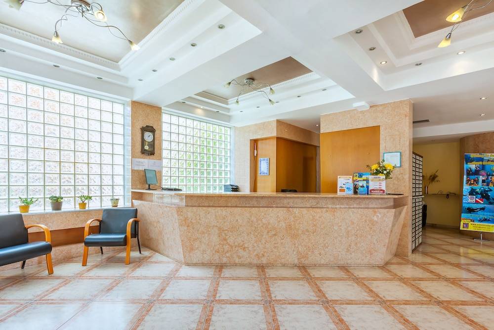 Atrium Hotel 2