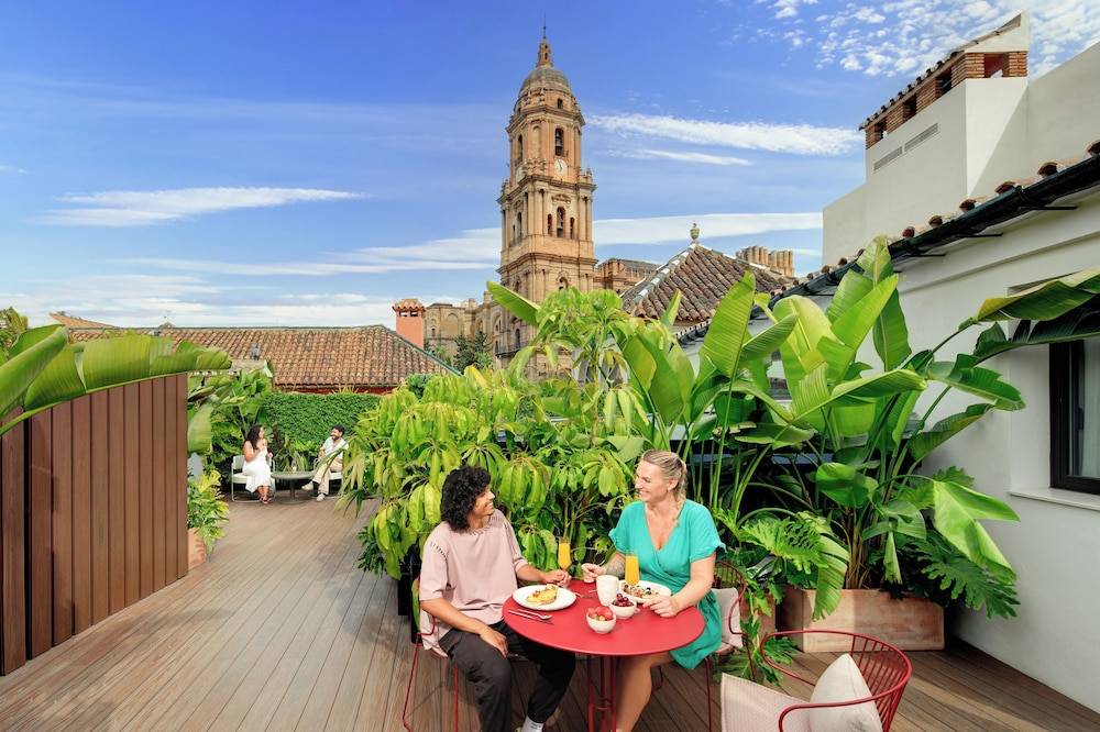 Coeo Fresca Roof Garden Signature Apartments 1