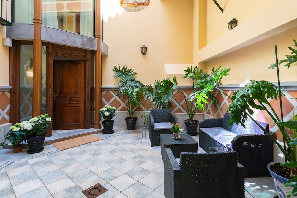 CASA MIRAFLORES 2