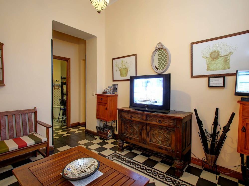 Málaga Lodge Guesthouse 2