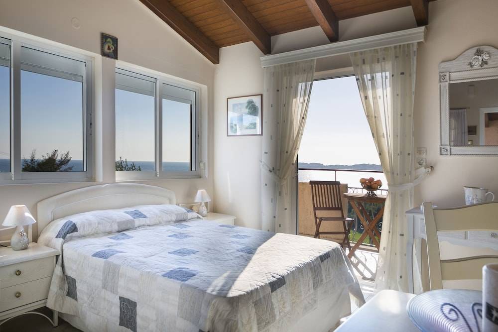 Panorama Fanari studios and apartments 2