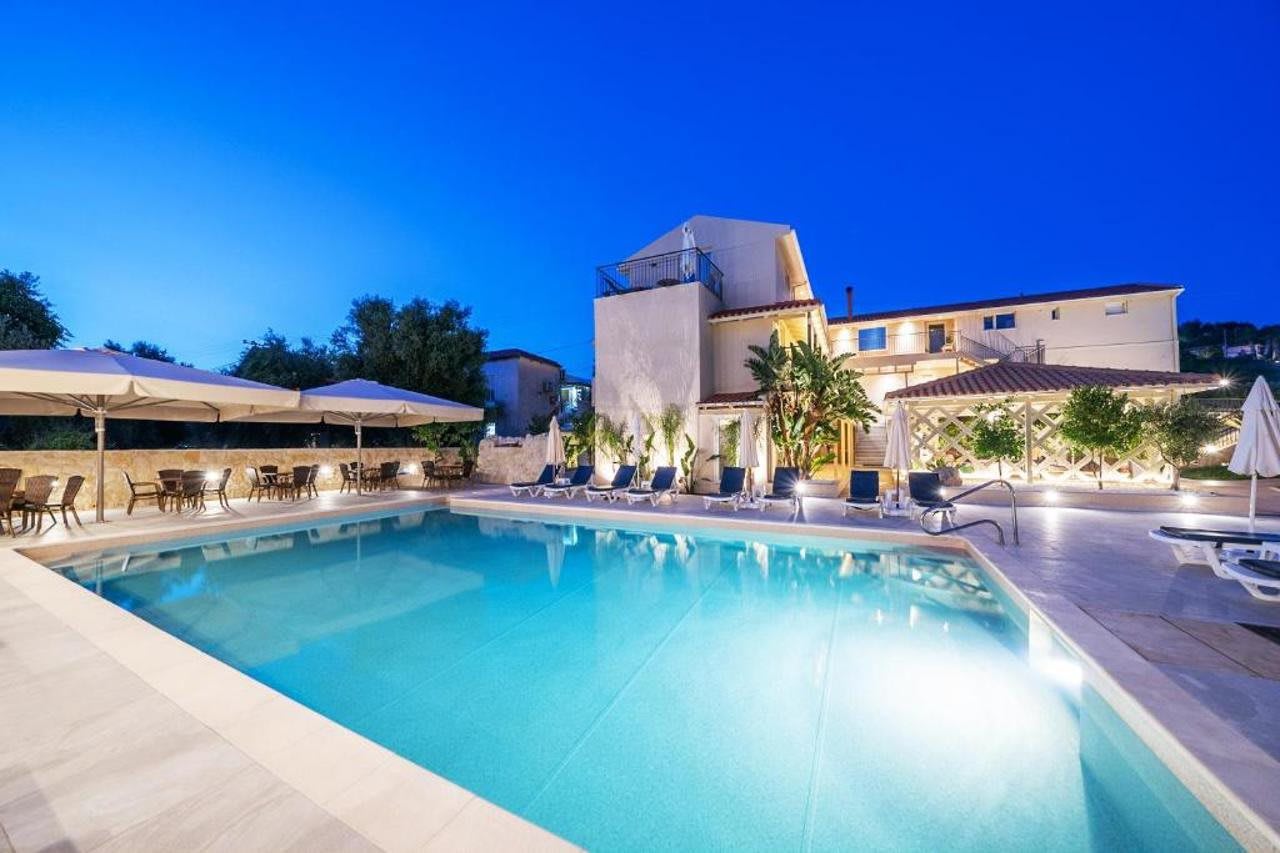 Makris Yialos Apartments 1